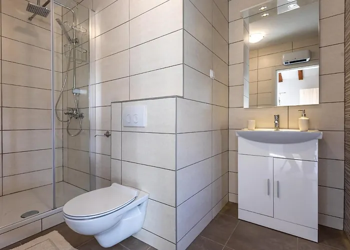 别墅 Elm Milohnici