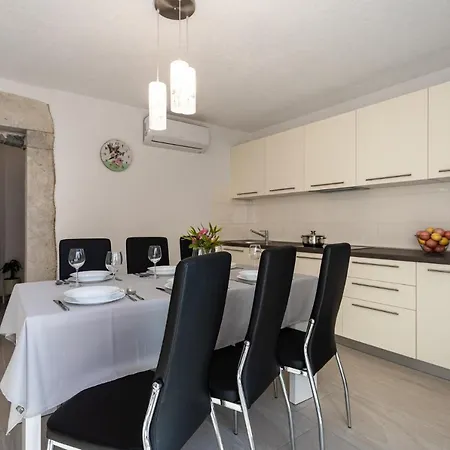 Elm Villa *