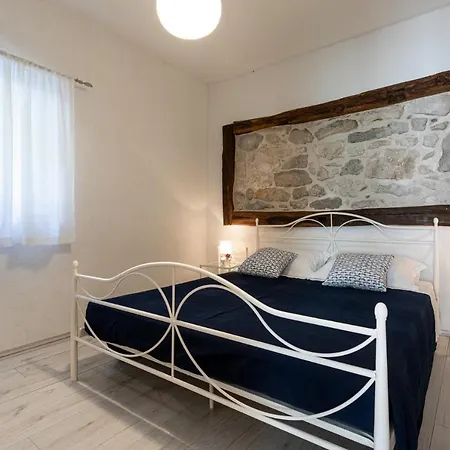 Elm Villa