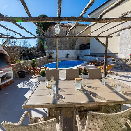 Elm Villa